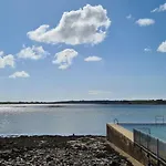 Semesterbostad Ferry View